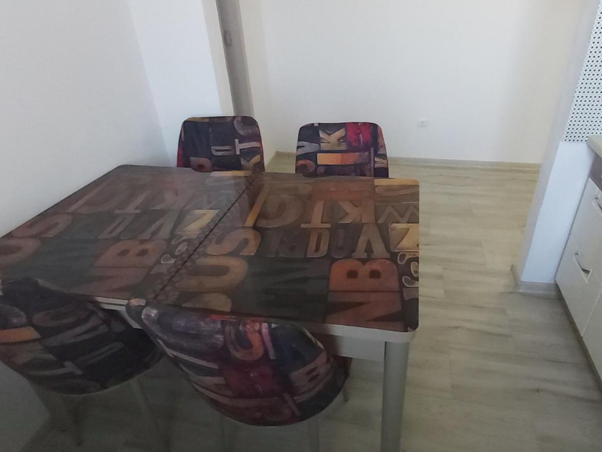 Studio Elisa Appartamento Caransebeş Esterno foto